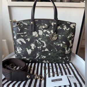 Henri Bendel Vintage Top Handle Bag + Matching Wallet 🤎